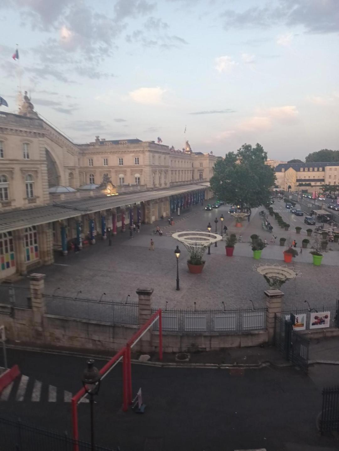Hotel De Lorraine Paris Exteriör bild